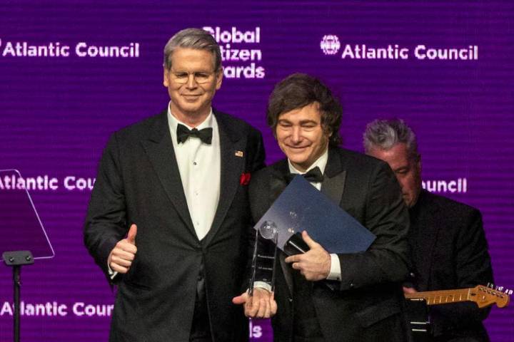 Scott Bessent suspendió su visita a la Argentina tras la decisión de Milei de no ir al sorteo del Mundial