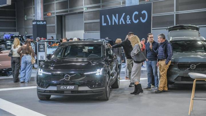 El salón del automóvil de València recupera un 15% de visitantes sin 'efecto dana'