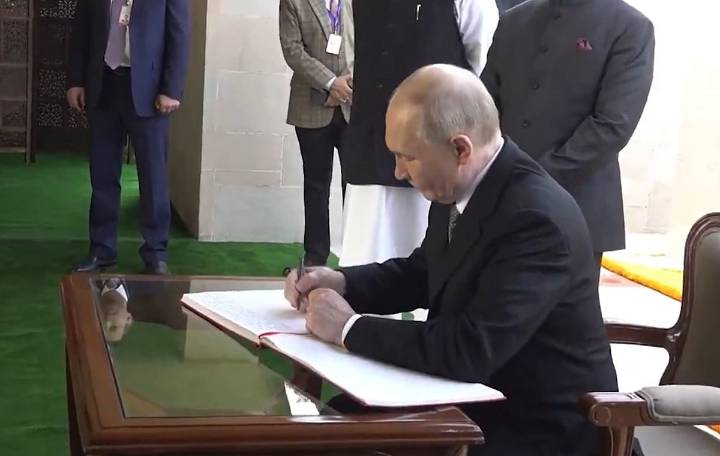 Putin In India Live Updates: Russian President Receives Guard Of Honour