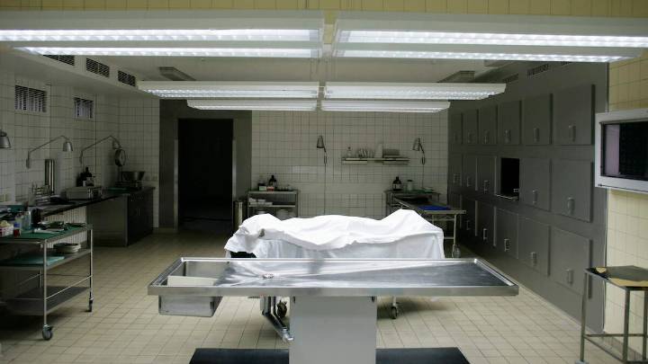 Mom Prounced Dead Suddenly Woke Up In Morgue