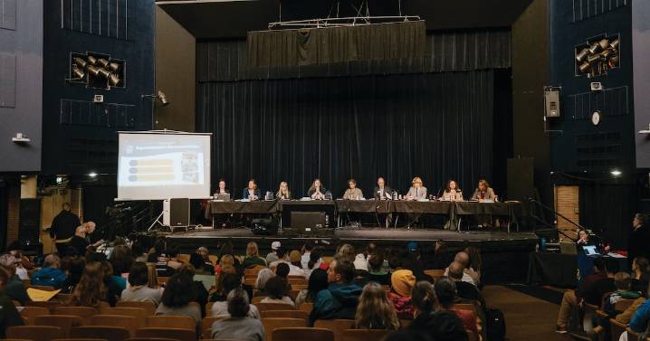 Portland School Board Delivers Pulic Apology for Contract Spat