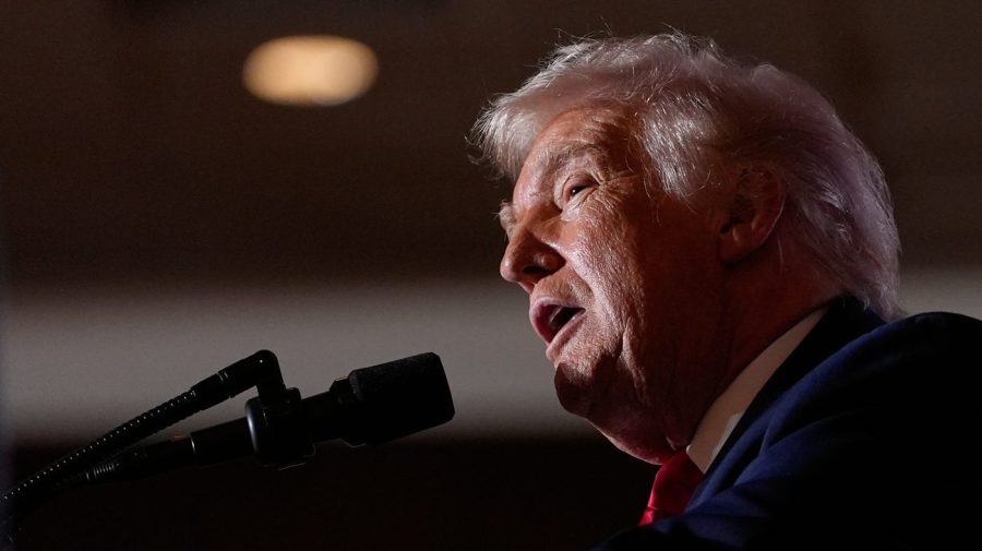 Watch live: Trump holds roundtable with business leaders at White House