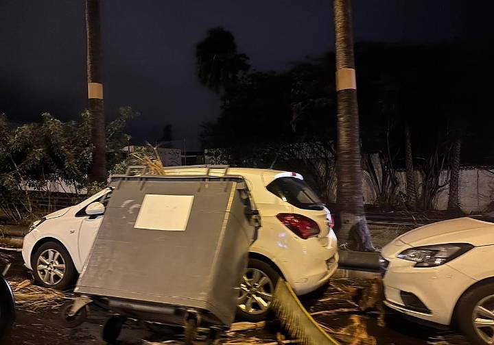 Más de un centenar de incidencias leves en Gran Canaria por el paso de la borrasca Emilia