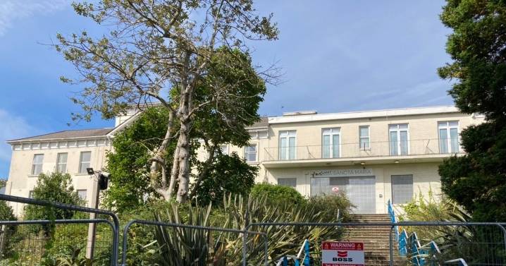 Former hospital could be knocked down and turned into flats