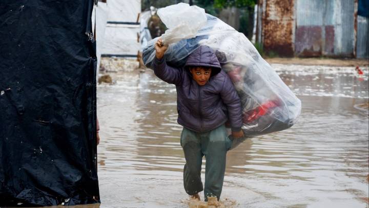 UN Agency Warns Displaced Gazans Face Floods, as Emergency Supplies Blocked