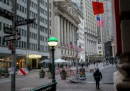 Wall Street dips as Oracle spending revives AI bubble fears and weighs on tech sector