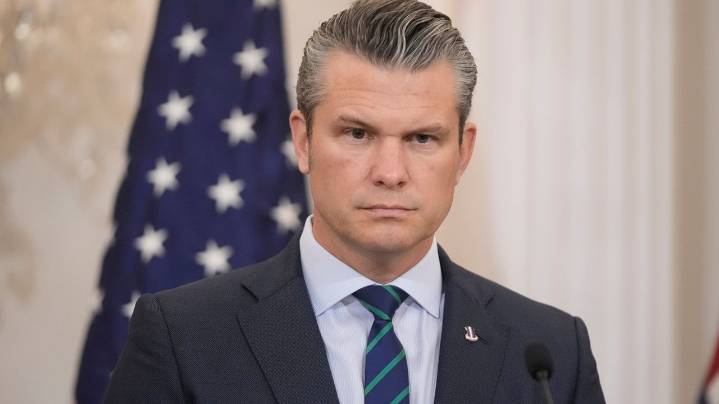 US military flies 2 fighter jets over the Gulf of Venezuela as scrutiny grows