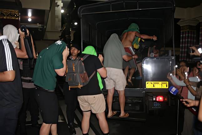 Bonnie Blue arrested in Bali and has ‘Bangbus’ confiscated during ‘Schoolies week’