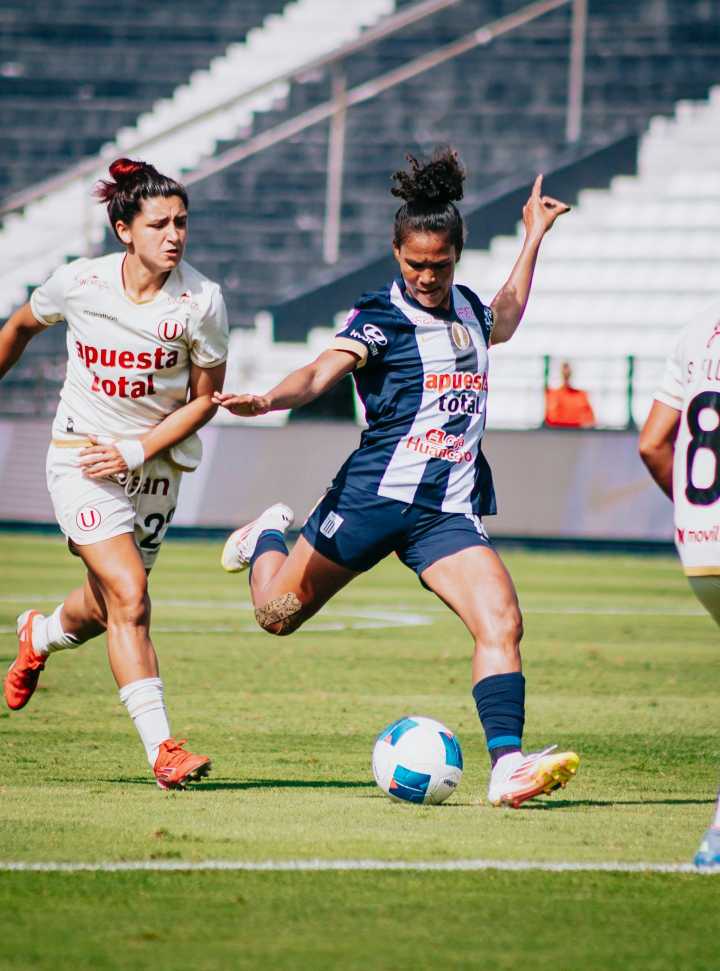 Alianza Lima ganó la primera final del fútbol femenino a Universitario 3