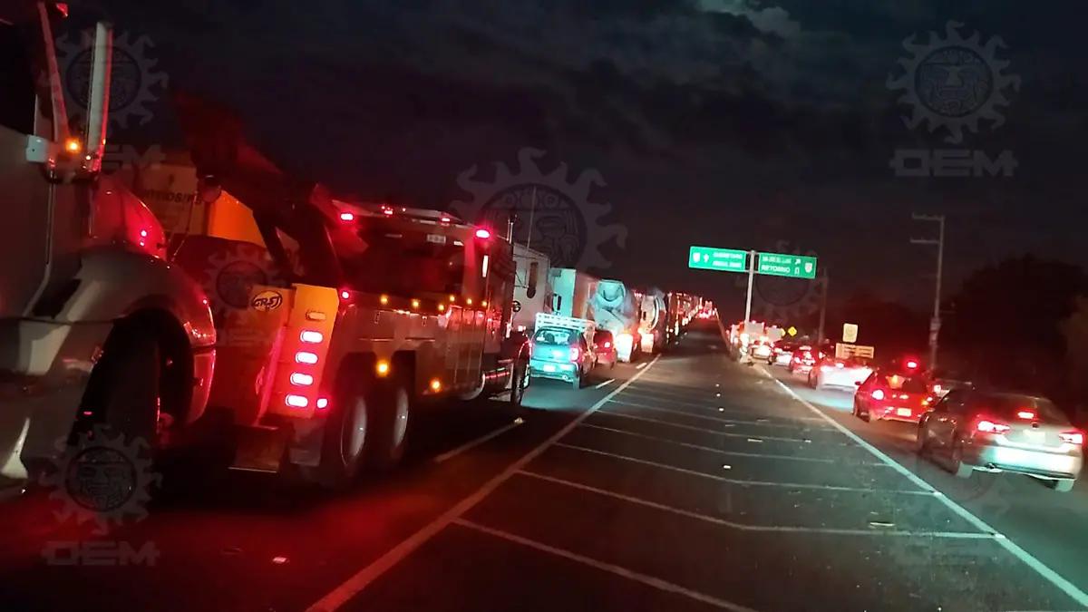 Bloqueo campesino colapsa la Celaya-Apaseo el Grande y deja a decenas sin poder entrar o salir de la ciudad