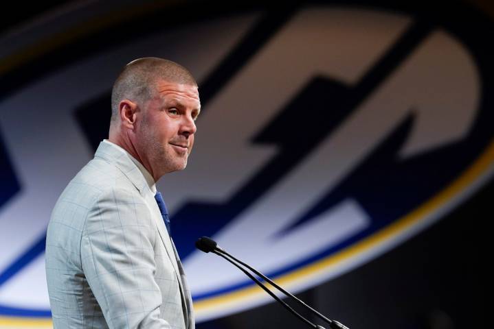 How much will Billy Napier help James Madison prepare for Oregon and his former colleagues?