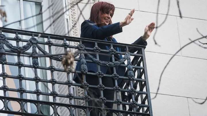 Kirchner apeló restricciones en régimen de visitas y ejecución de propiedades familiares