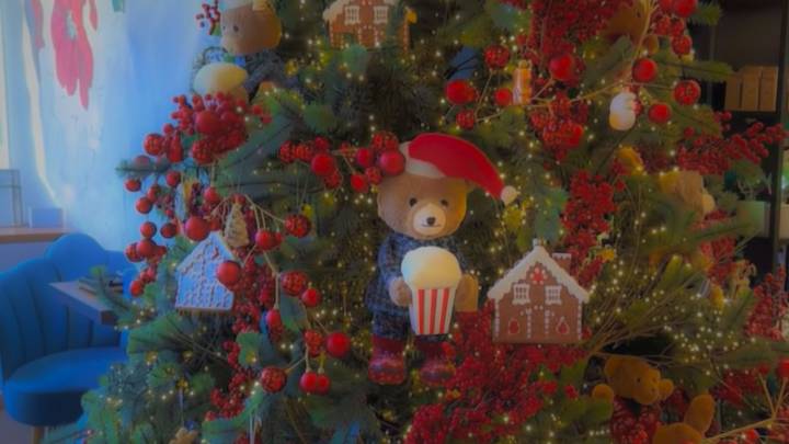 Así es la tienda de Navidad que arrasa en Madrid: figuras únicas y una cafetería secreta