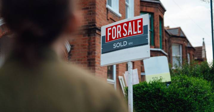 Increase your property value by £10,000 with ex-estate agent's simple £10 change