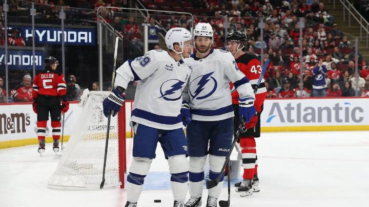 Suddenly explosive Lightning strike early and often in rout of Devils
