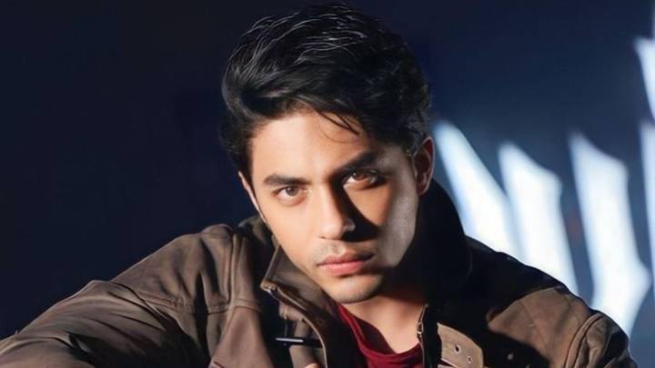 Aryan Khan flashes middle finger at Bengaluru club in viral video