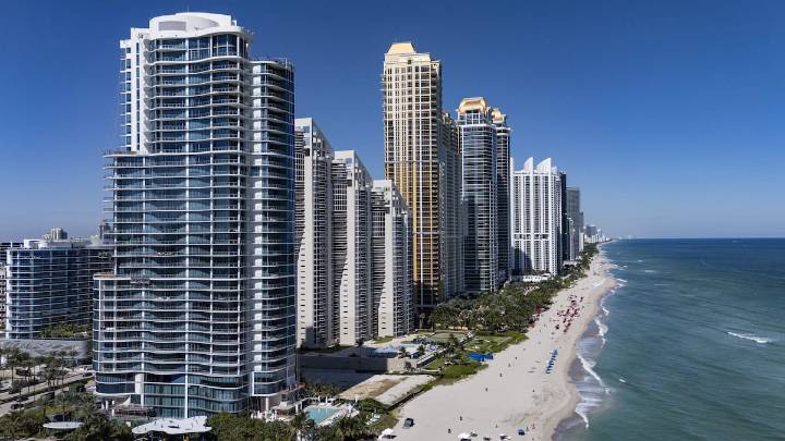 Sinking skyscrapers? As buildings got bigger in this Florida city, so did concerns