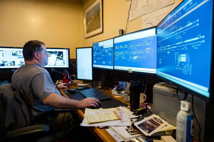 Model train advancements speed toward authenticity at Gibsonia museum