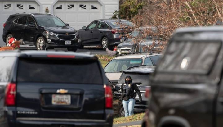 Jan. 6 pipe bomb suspect arrested; Trump finalizes latest peace push