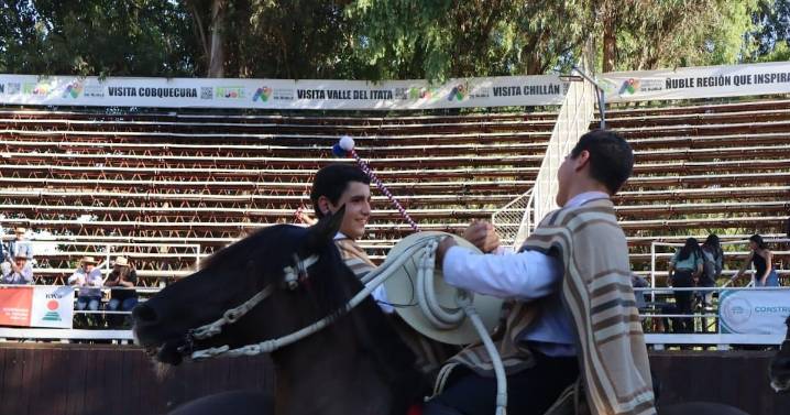 Andrés Rojas y Patricio Vidal ganan el Clasificatorio Escolar Zona Centro Sur de rodeo