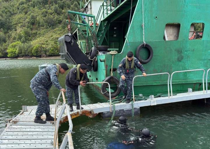 Un tripulante fallecido en hundimiento de lancha en Puerto Chacabuco