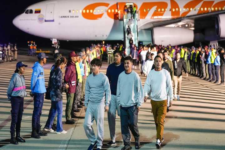 EEUU solicita permiso a Venezuela para reiniciar vuelos de repatriación