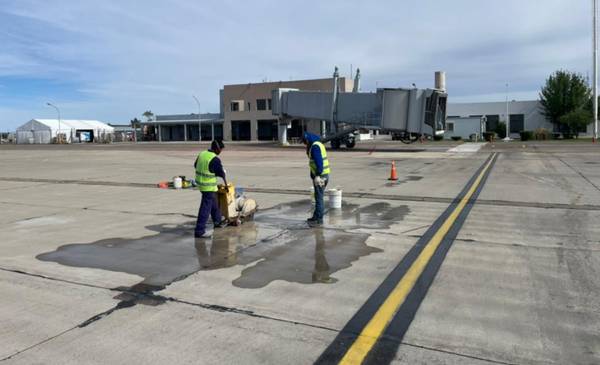 Avanza la reparación de la plataforma del aeropuerto Marcos A. Zar sin afectar las operaciones aéreas