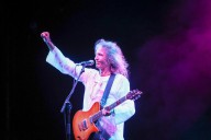 Muere Robe Iniesta, el líder de Extremoduro, a los 63 años