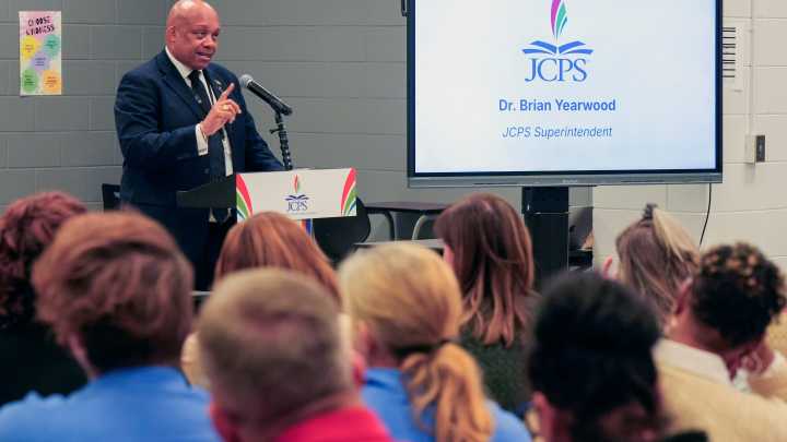 JCPS board plans move to pause school closing proposal