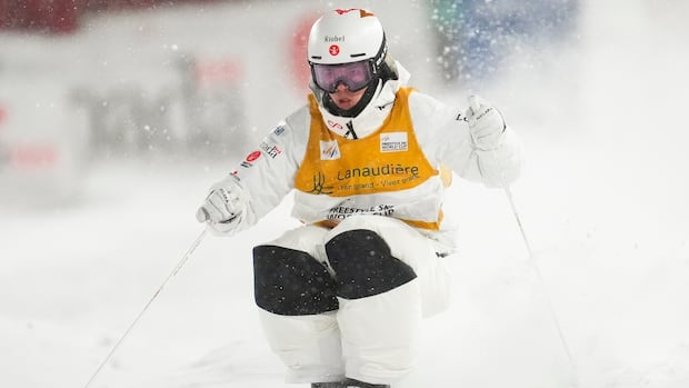 Star freestyle skier Kingsbury withdraws from moguls final at World Cup opener