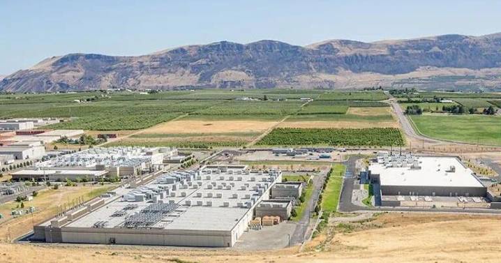 Data Center invite drops dilemma on B-SB commissioners: 'Should I stay or should I go'?