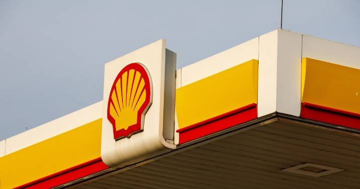 Shell pone en pausa proyectos de GNL en Argentina pero no descarta futuras inversiones