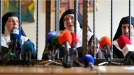 Rebeldía contra el Vaticano: detuvieron a dos exmonjas por vender obras pertenecientes a la Iglesia