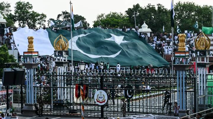 IMF tightens Pakistan bailout, adds 11 conditions, total 64 over 18 months