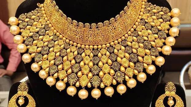 Gold price soars; increases twice, rise of Rs 1800 today alone