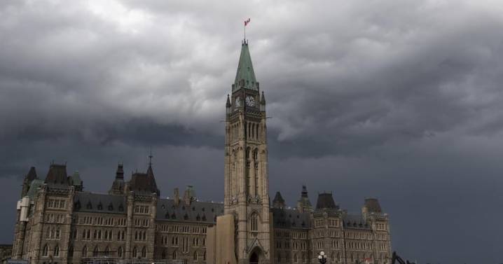 Canada: Early retirement info for about 70,000 civil workers