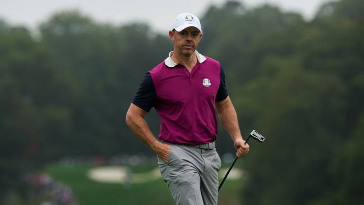 Cameras Catch Rory McIlroy Lost in the Bushes Amid Disastrous Australian Open Round