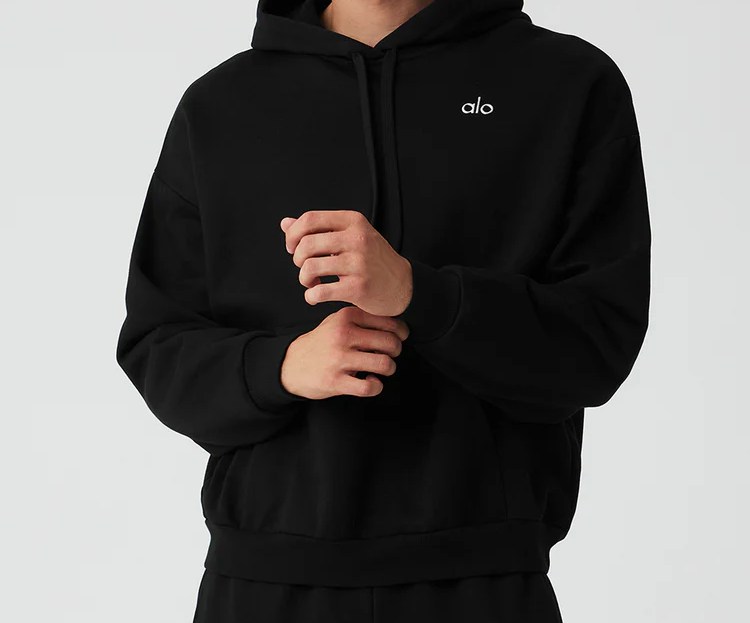 Shop Jin’s Alo Yoga Picks Up to 31% Off During Cyber Monday