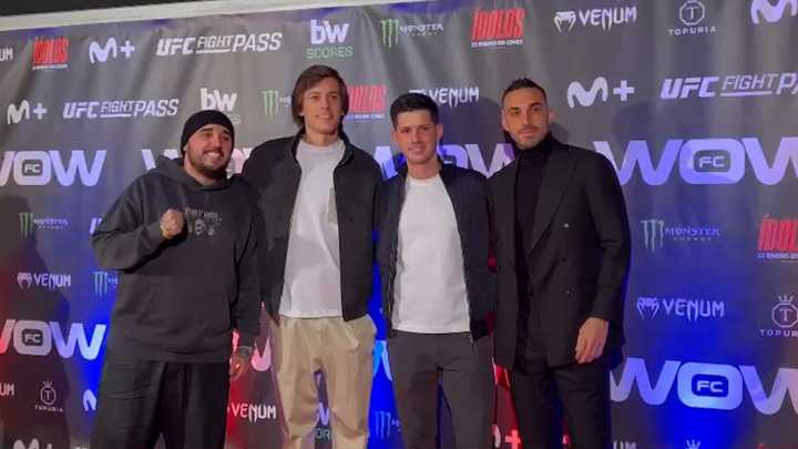 Álvaro Carreras, sancionado para el partido ante el Alavés, disfruta del WOW de Topuria en Madrid