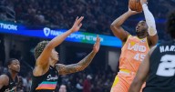 Mitchell scores 28 points, Cavaliers beat Spurs 130
