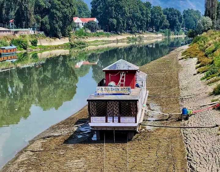 Kashmir Faces Worsening Dry Spell as Jhelum Levels Dip to Season’s Lowest