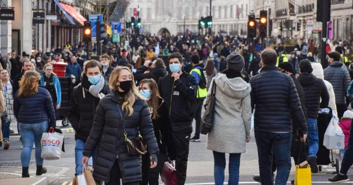NHS boss urges Brits to wear facemasks after surge in flu