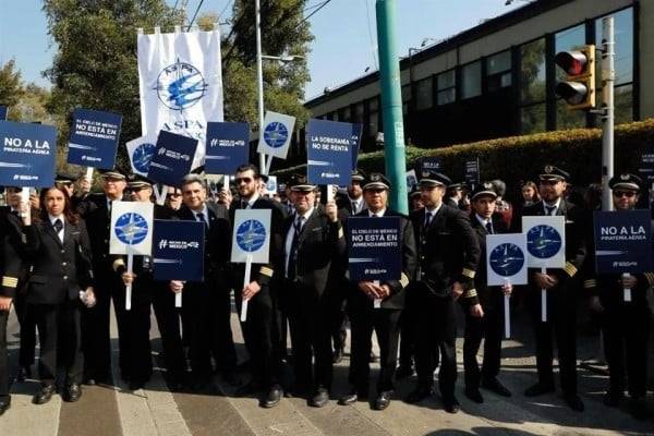 Pactan pilotos mesa para tratar contratación de extranjeros