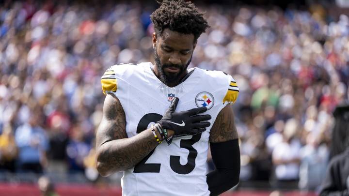 Darius Slay remains undecided about playing again in 2025