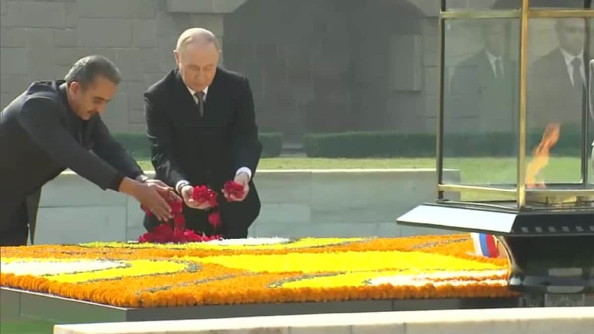 ‘Great Philosopher, Humanist’: Putin Pays Homage To Mahatma Gandhi At Rajghat