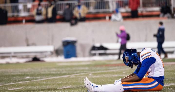 East St. Louis comes up empty down the stretch in Class 6A title game loss to Fenwick