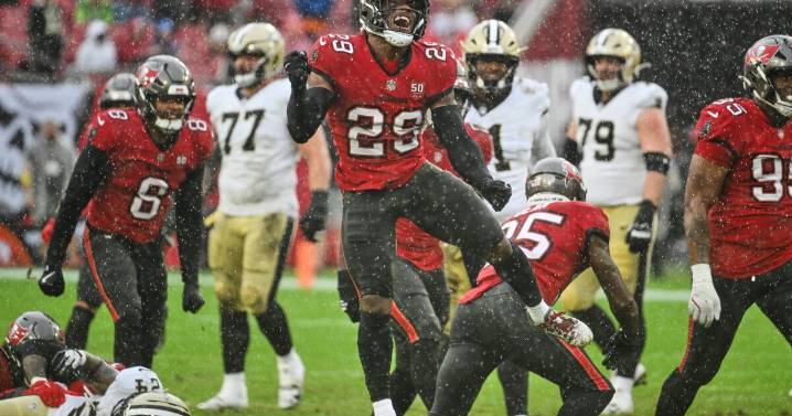 Rookie QB Tyler Shough's 2 TD runs lead Saints to a 24