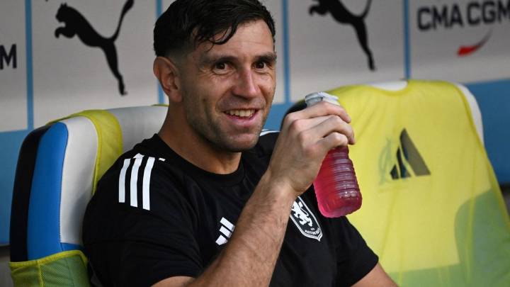 Dibu Martínez ausente en el triunfo de Aston Villa vs West Ham: el motivo