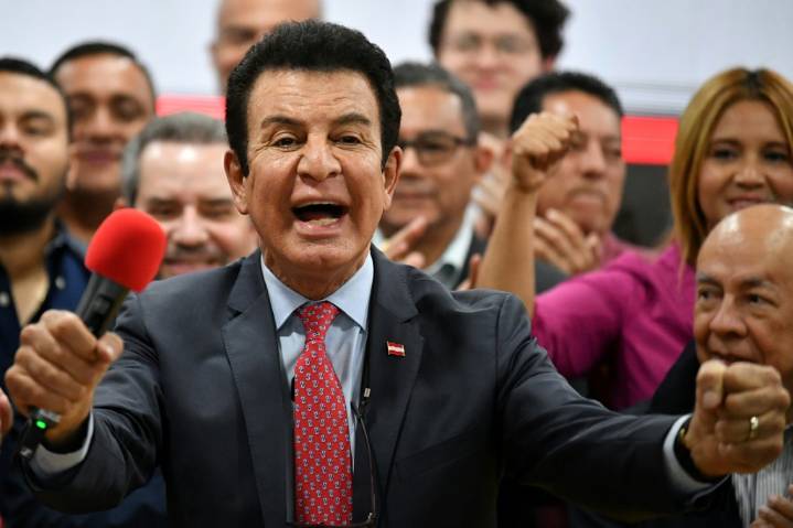 Nasralla amplía ventaja sobre el candidato apoyado por Trump en presidenciales de Honduras