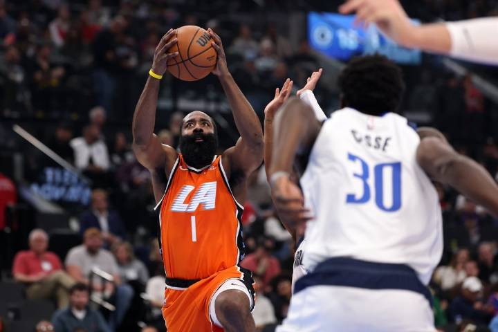 Deadspin | Cooper Flagg scores 35 as Mavs eke out win vs. Clippers